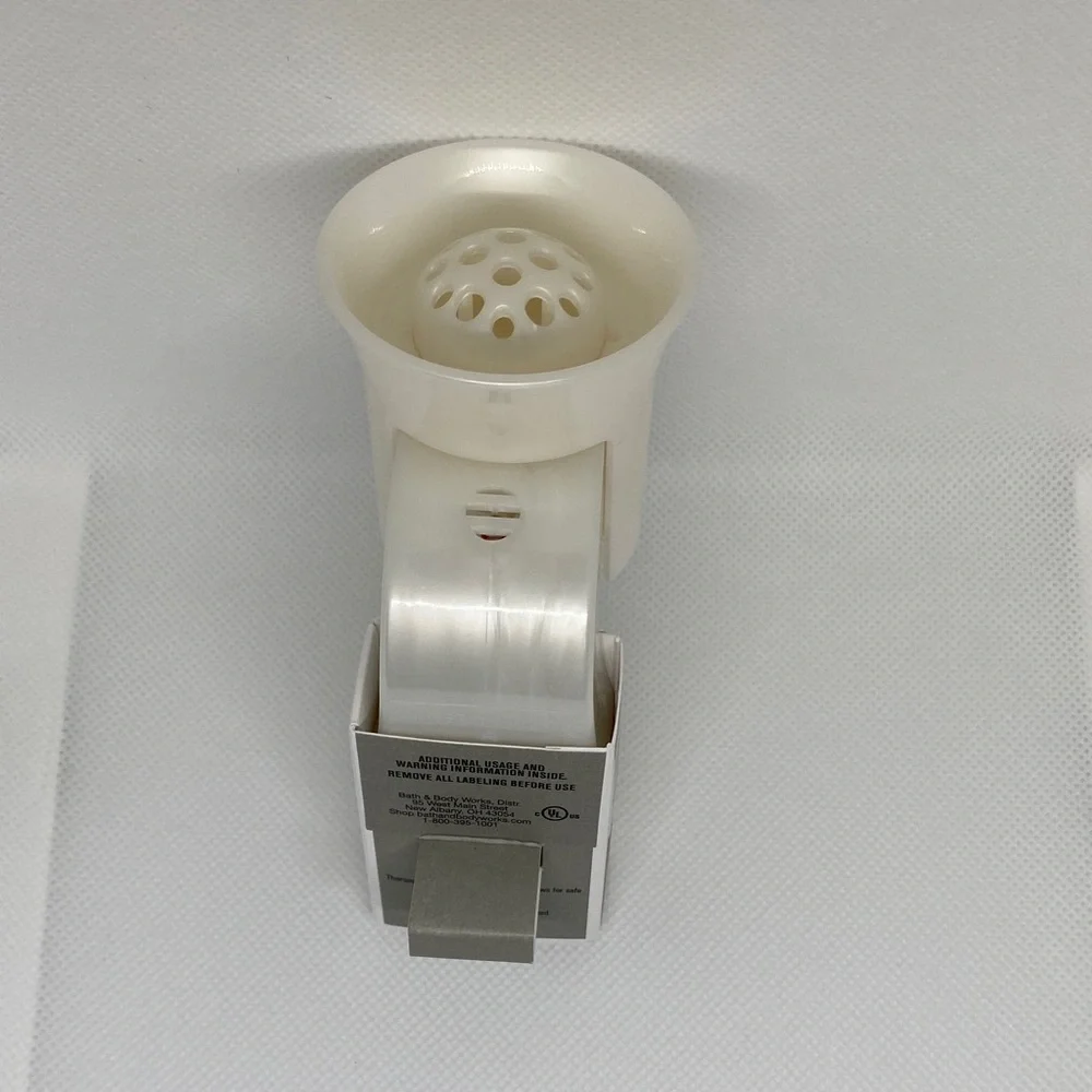 Wallflowers Night Light Sensor w/3 Fragrance Refills (NWT!) - Picture 4 of 4